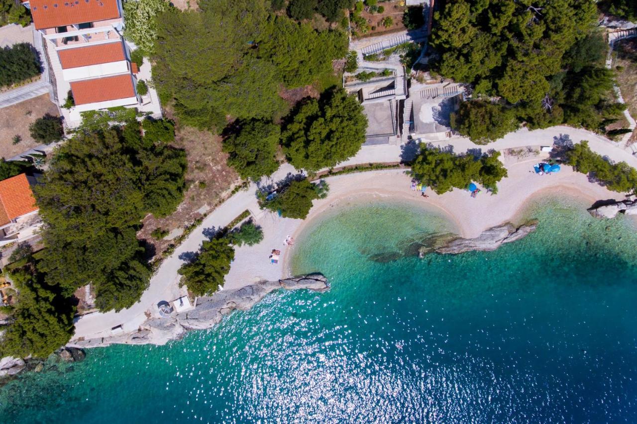 Apartments With A Parking Space Brela, Makarska - 6043 Exterior foto