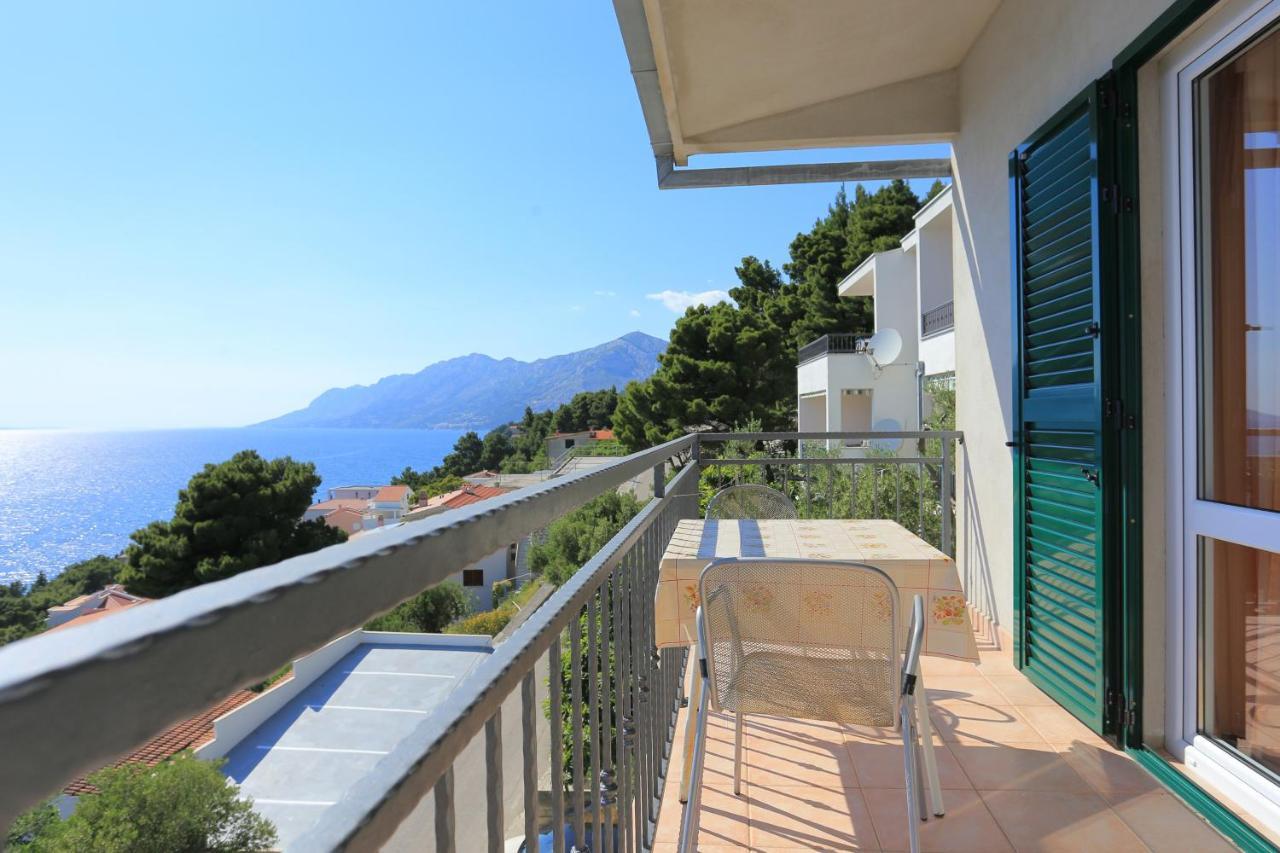 Apartments With A Parking Space Brela, Makarska - 6043 Exterior foto