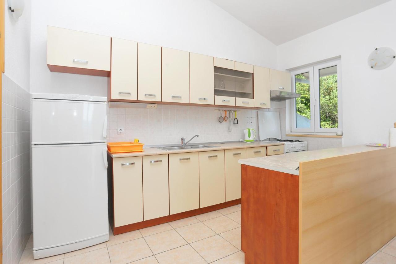 Apartments With A Parking Space Brela, Makarska - 6043 Exterior foto