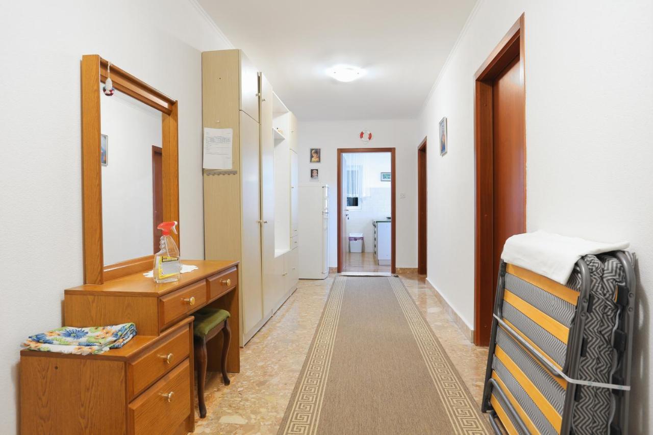 Apartments With A Parking Space Brela, Makarska - 6043 Exterior foto